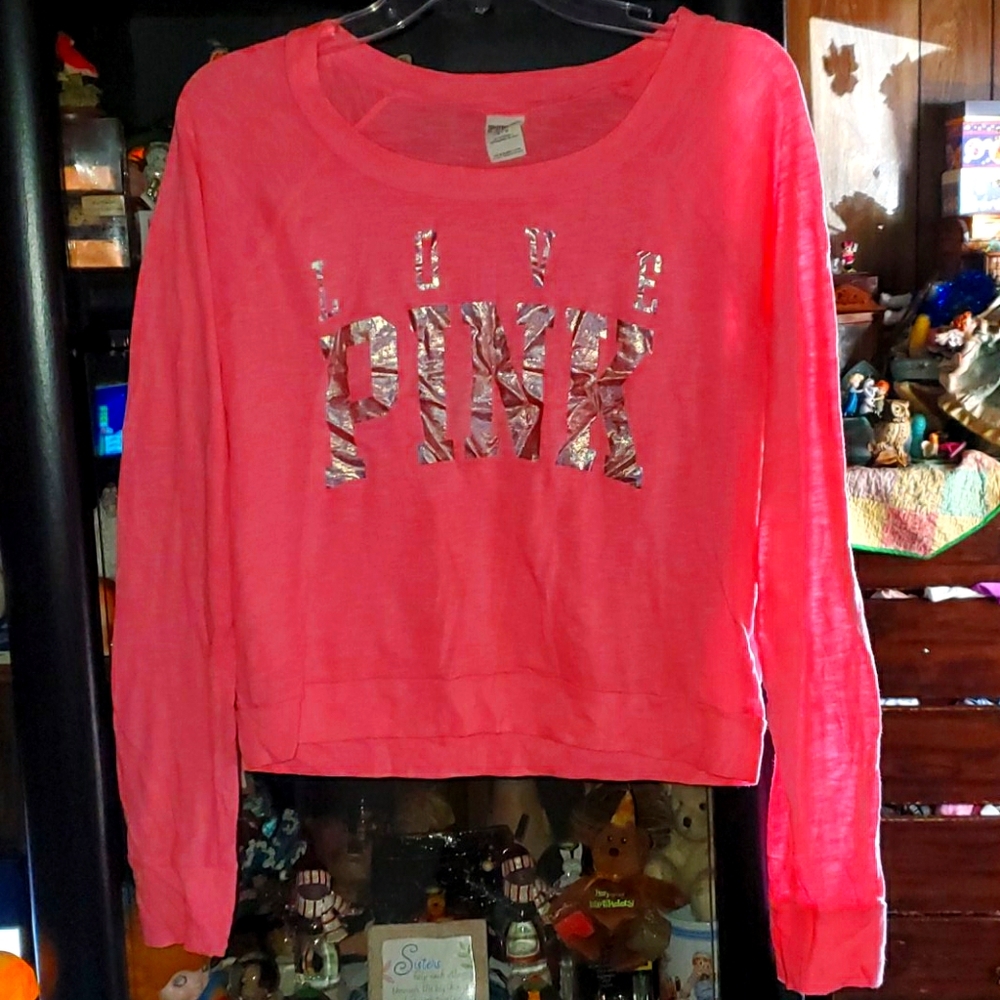 Long sleeve pink vs shirt